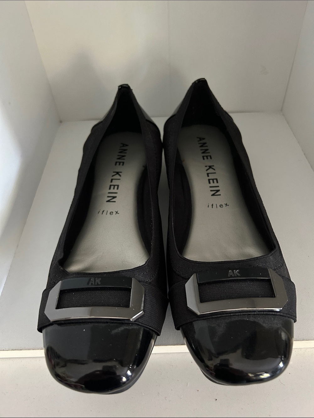 Anne Klein Black Patent Cap-Toe Buckle Ballet Flats size 9M